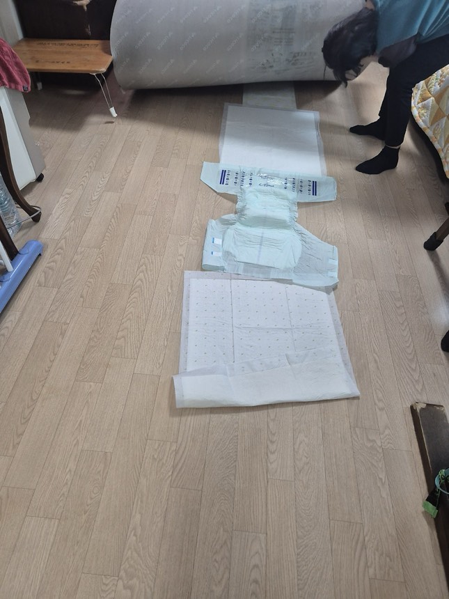누수수리 시공사례 - 일산 마두동 누수탐지, 난방 온수배관 압력검사 및 싱크대 밑 가스탐지 굴착 수리